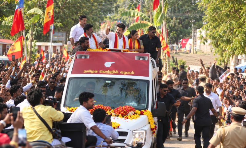 மதுராந்தகத்தில் 30-க்கும் மேற்பட்ட கிராமங்கள் வழியாக விஜய் சாலைப் பிரசாரம்